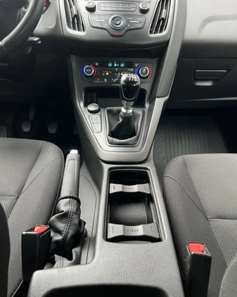 Ford Focus cena 26900 przebieg: 220000, rok produkcji 2017 z Wrocław małe 407